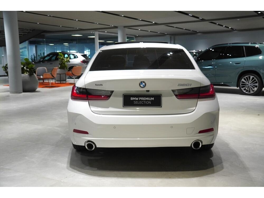 BMW 320i