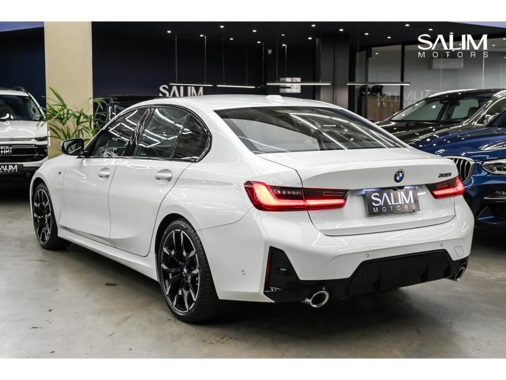 BMW 320i