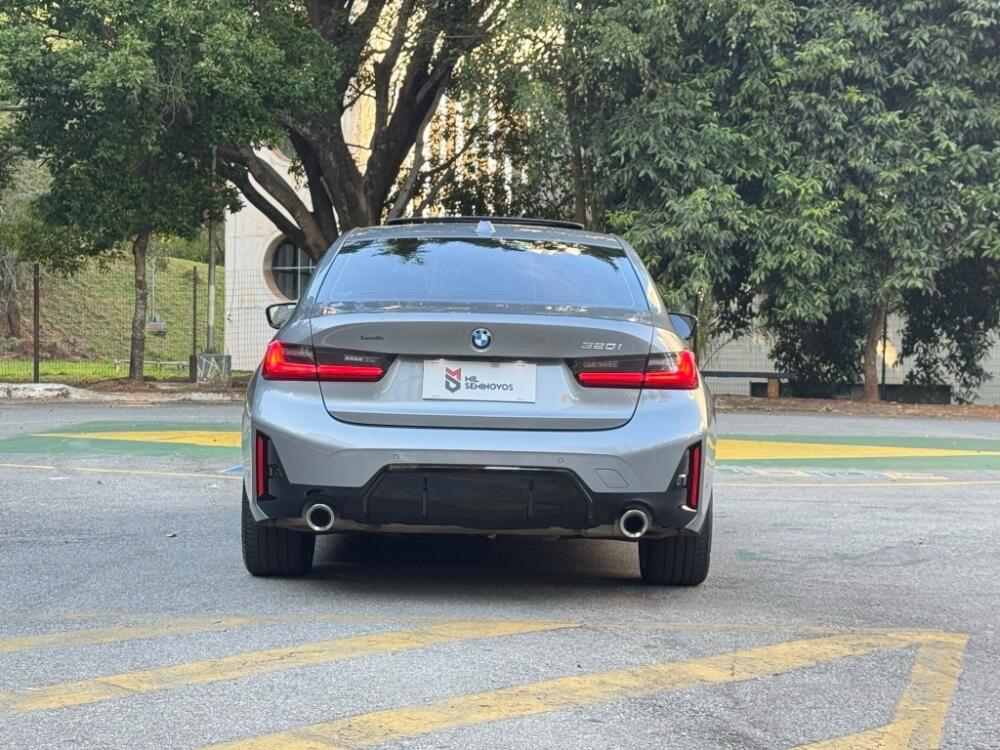 BMW 320i