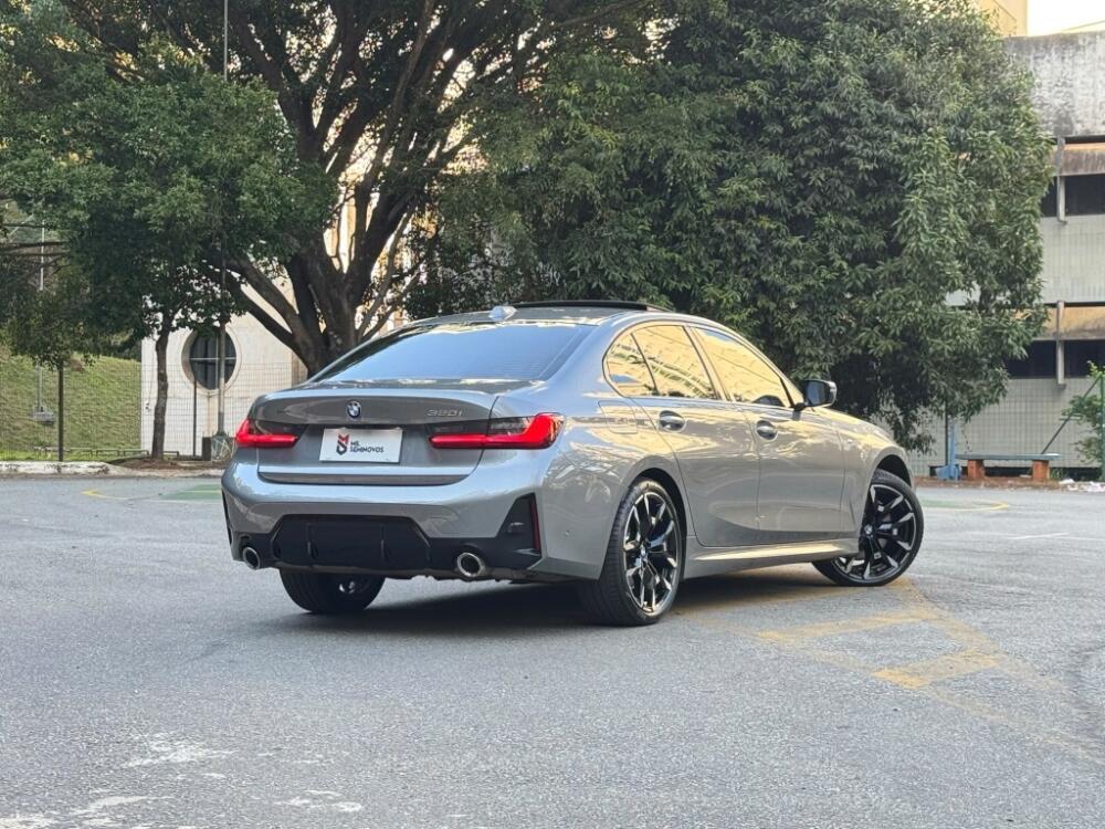BMW 320i