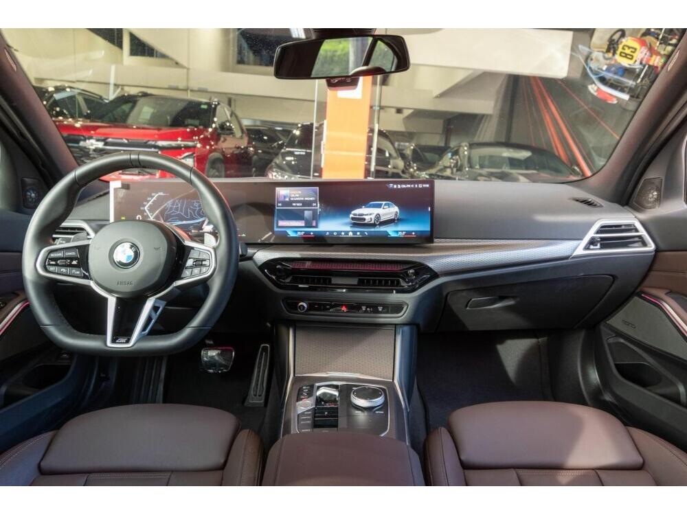 BMW 320i