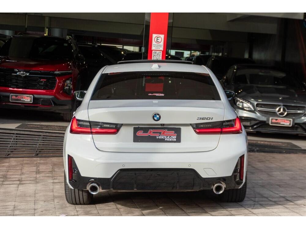 BMW 320i
