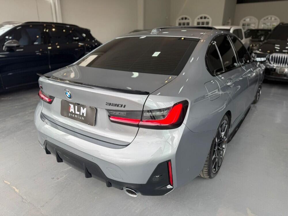 BMW 320i