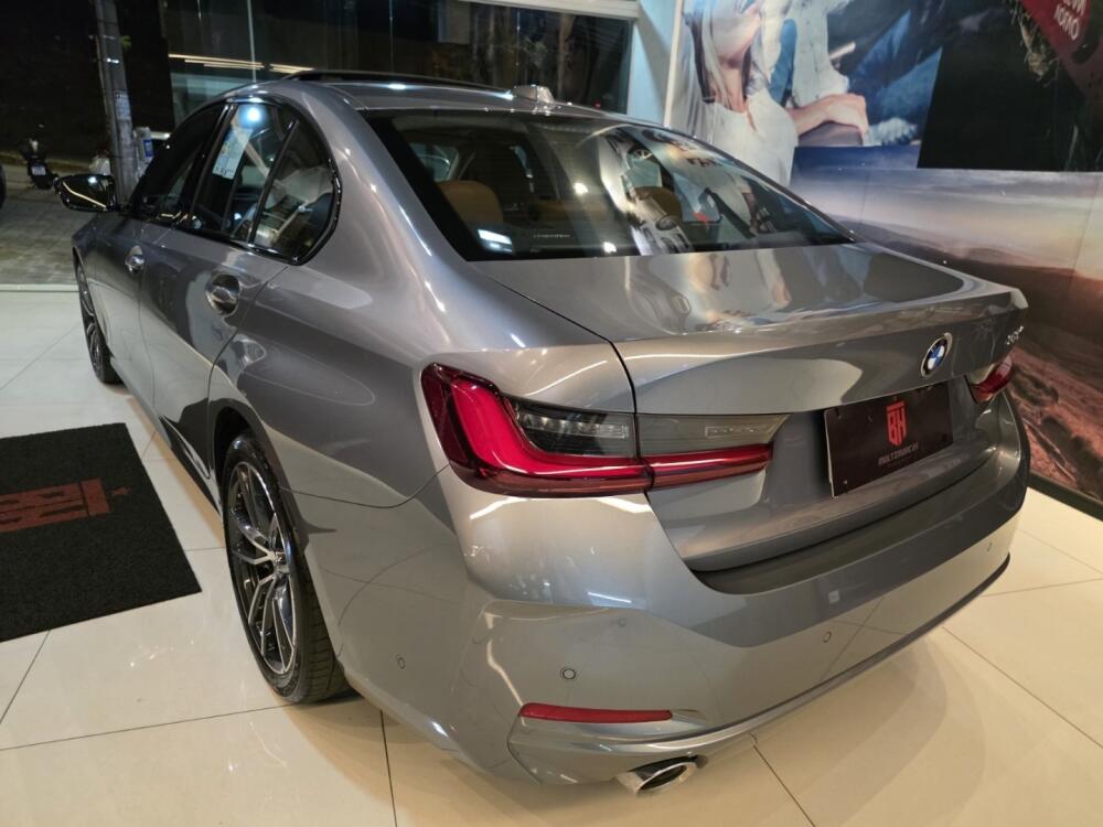 BMW 320i