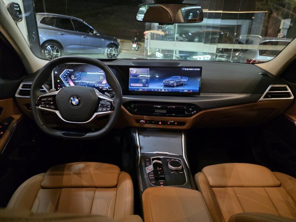 BMW 320i