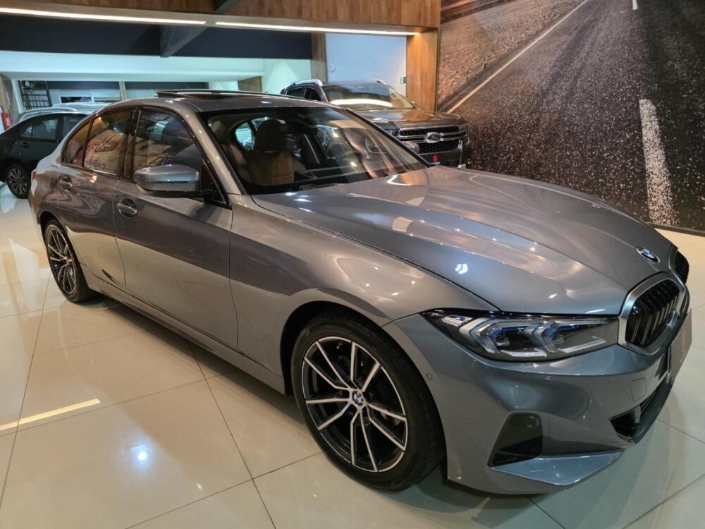 BMW 320i
