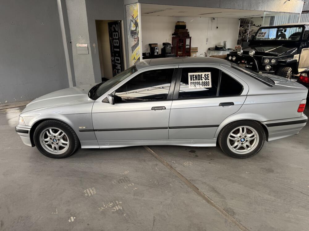 BMW 328i