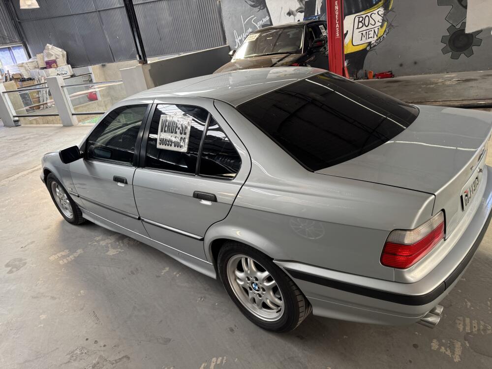BMW 328i