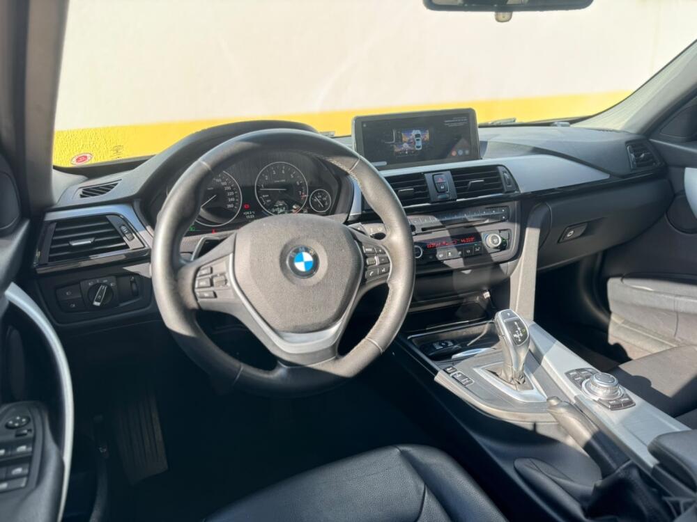 BMW 328i