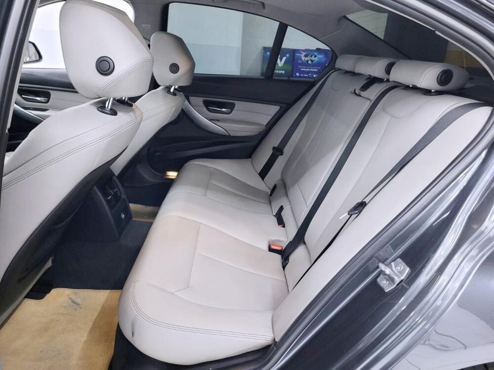 BMW 328i