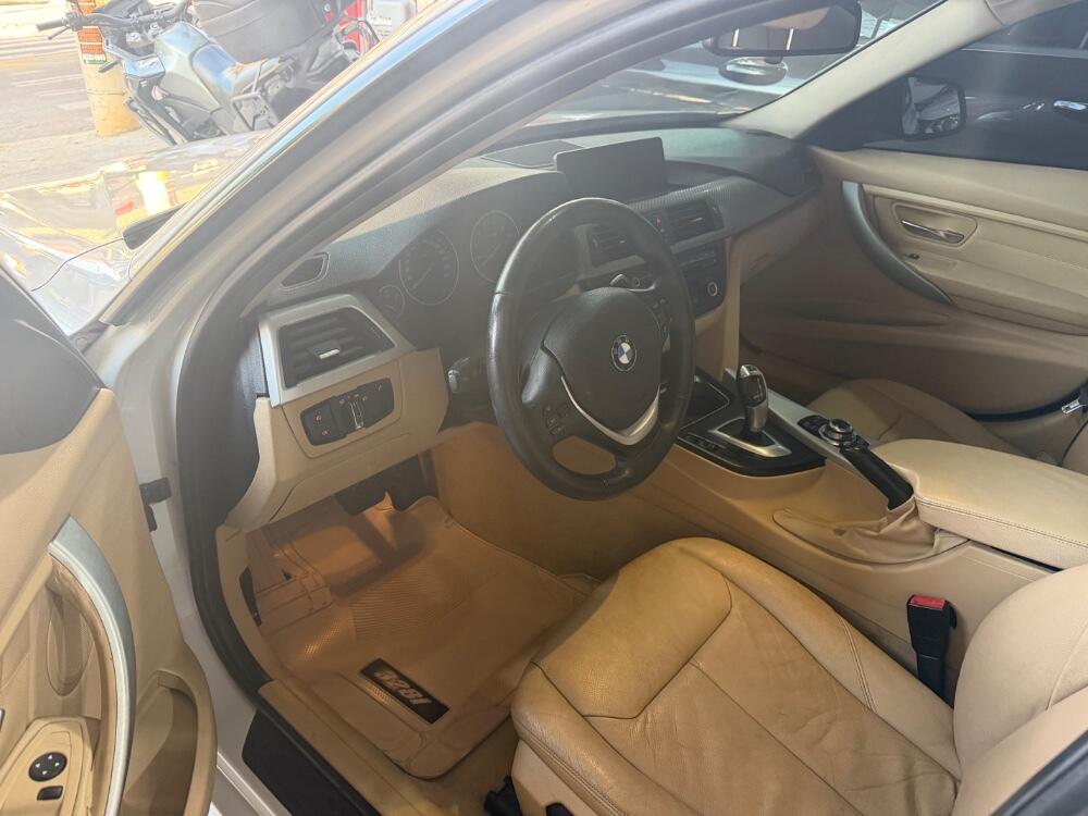 BMW 328i