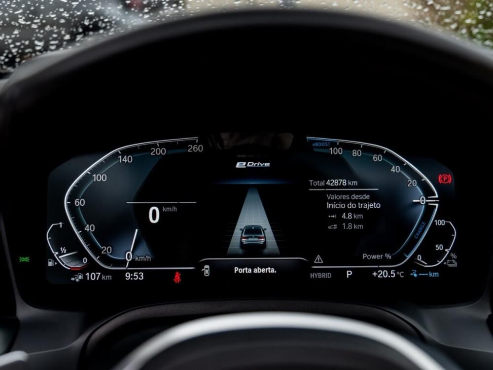 BMW 330E