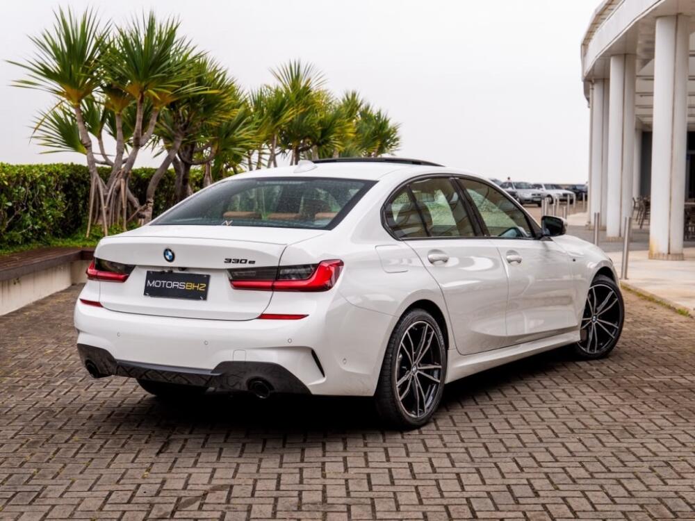 BMW 330E