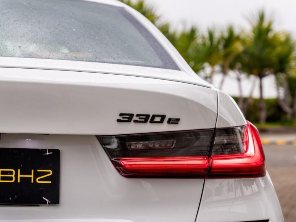 BMW 330E
