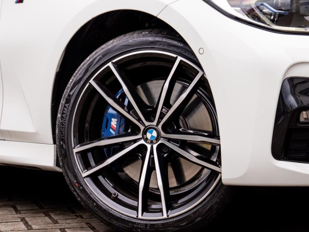 BMW 330E