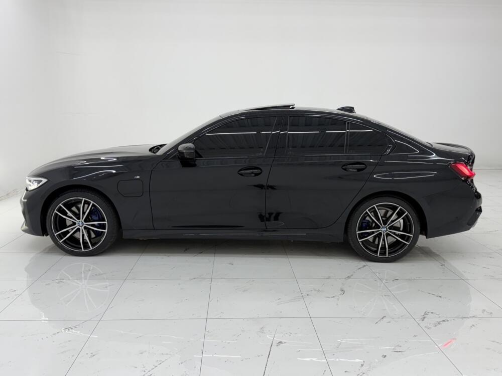 BMW 330E