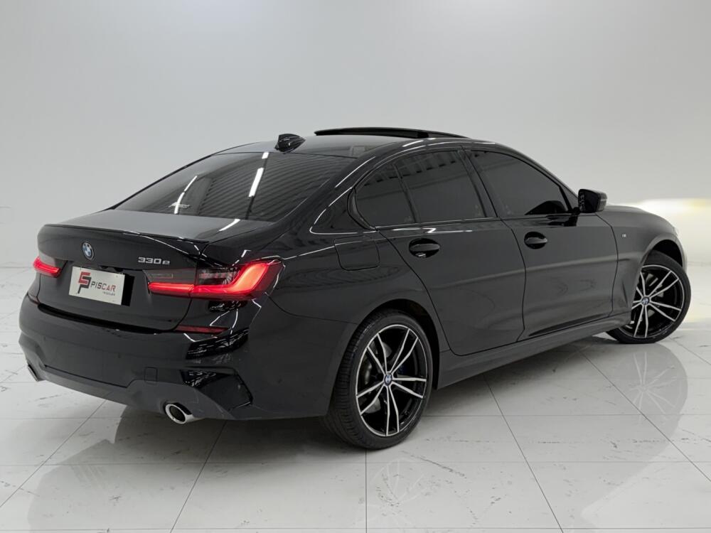 BMW 330E