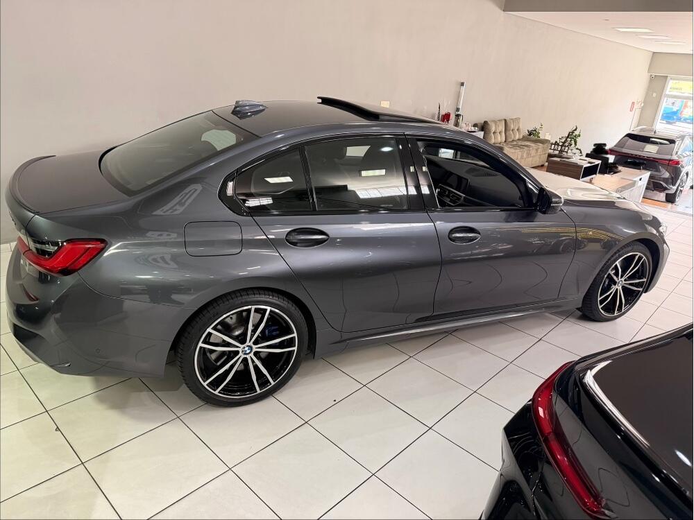BMW 330E