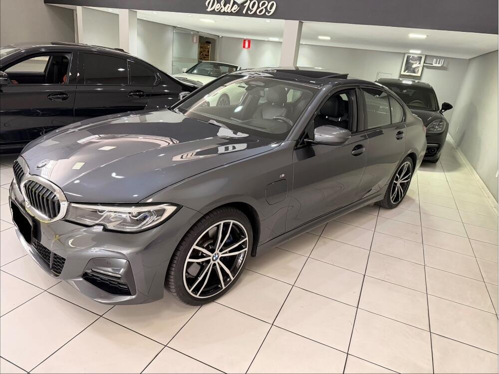 BMW 330E