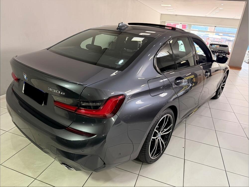 BMW 330E