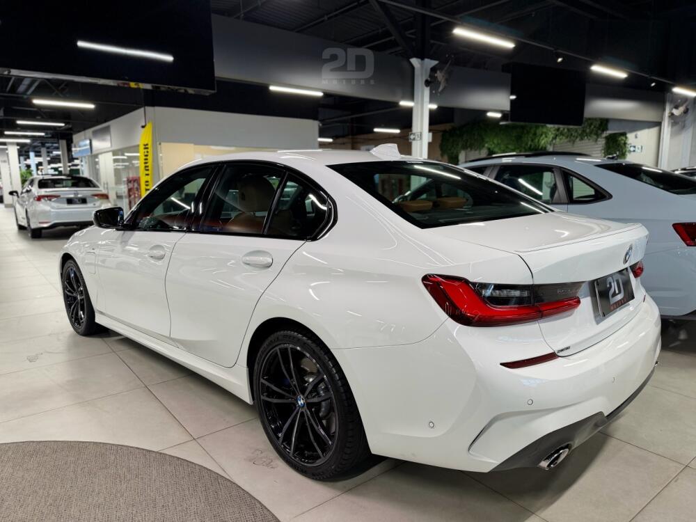 BMW 330E