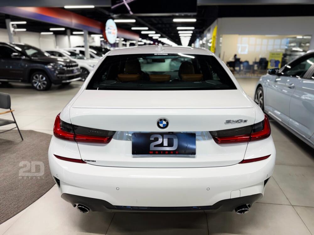 BMW 330E