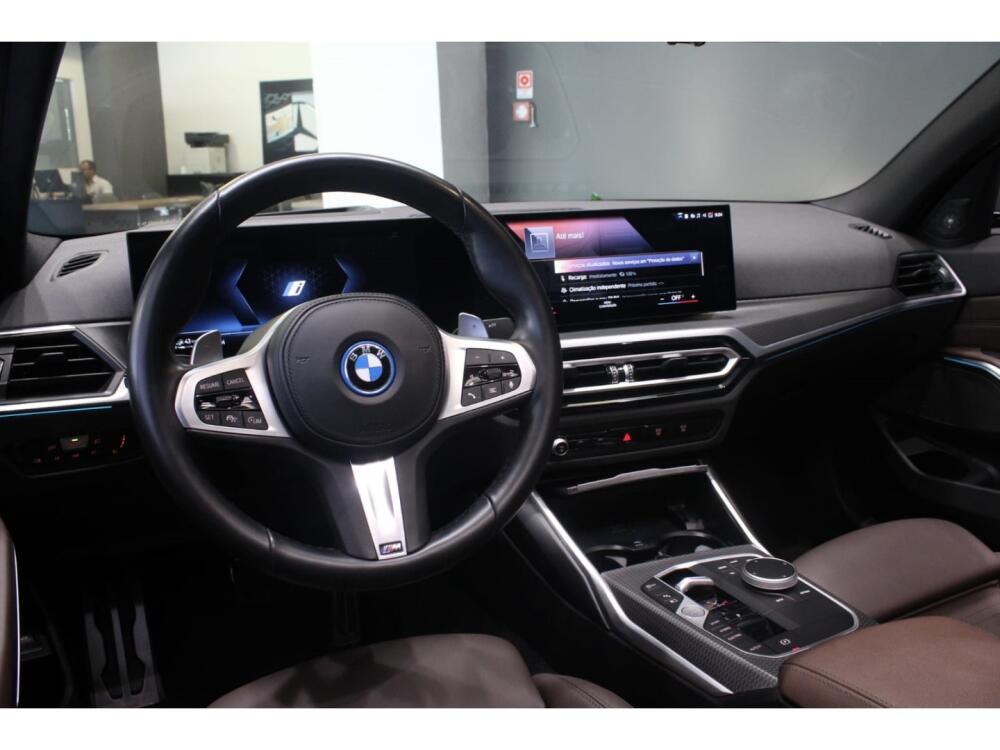 BMW 330E