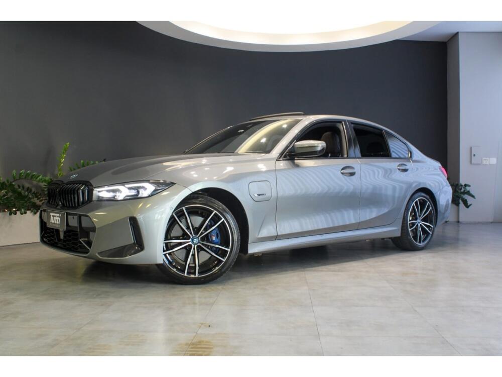 BMW 330E