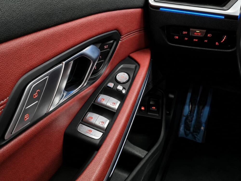 BMW 330E