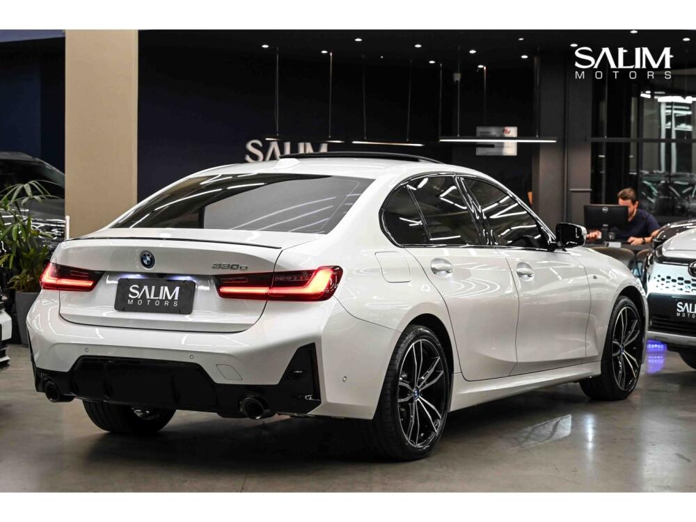 BMW 330E