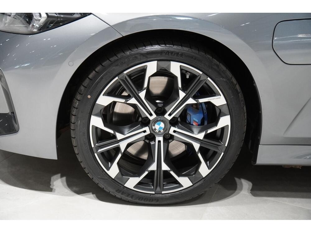 BMW 330E