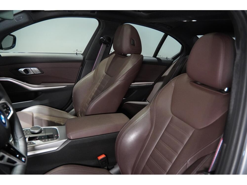 BMW 330E