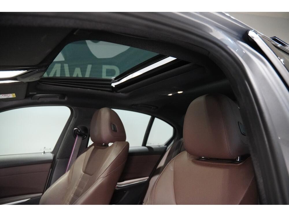 BMW 330E