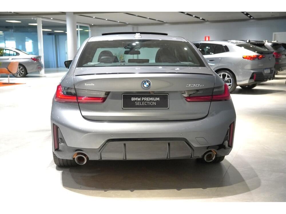 BMW 330E