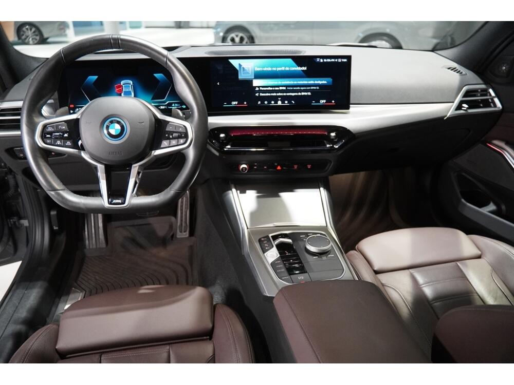 BMW 330E