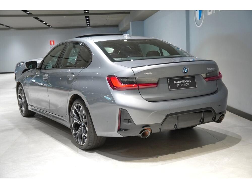 BMW 330E