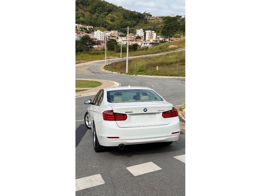 BMW 330i
