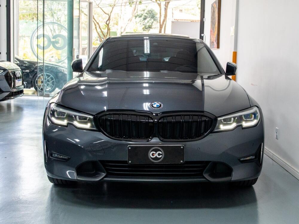 BMW 330i