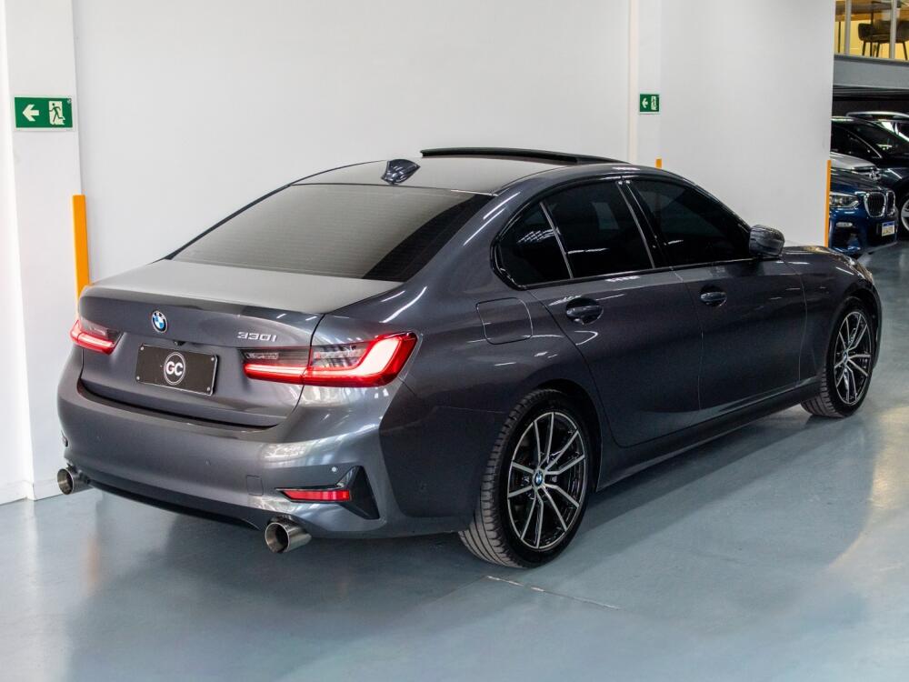 BMW 330i