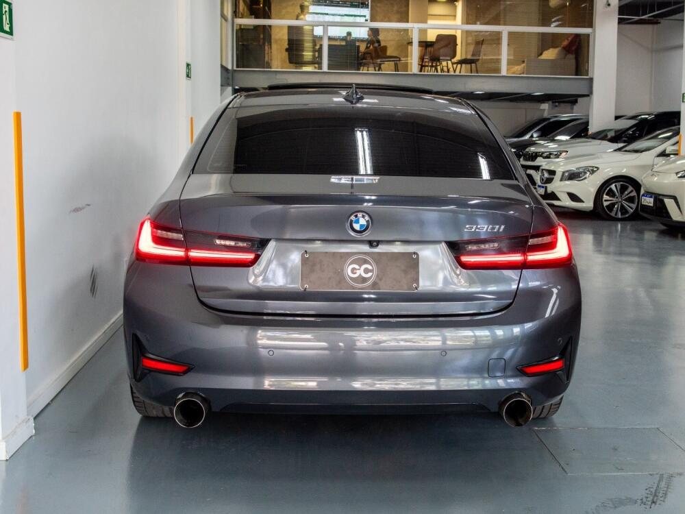 BMW 330i