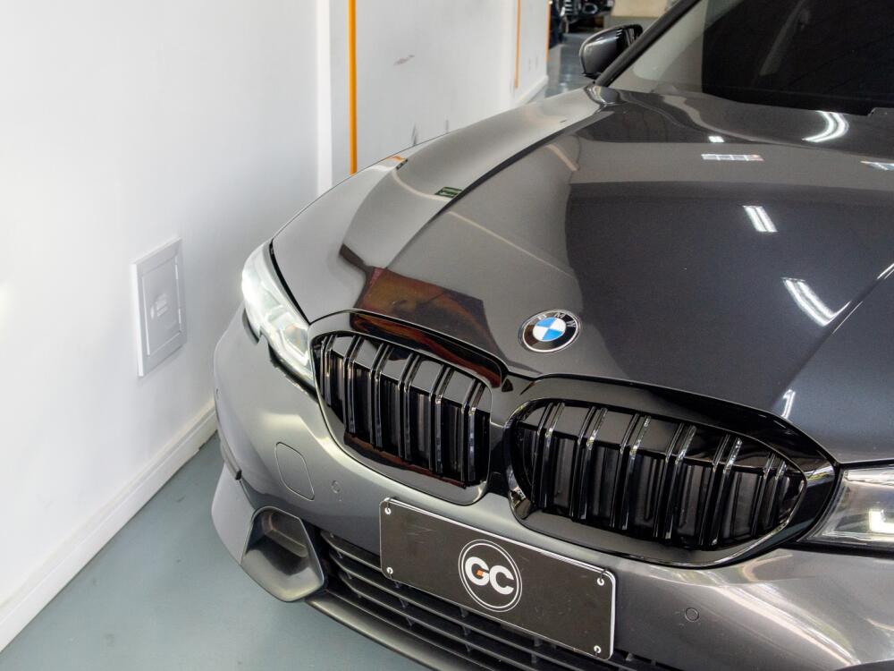 BMW 330i