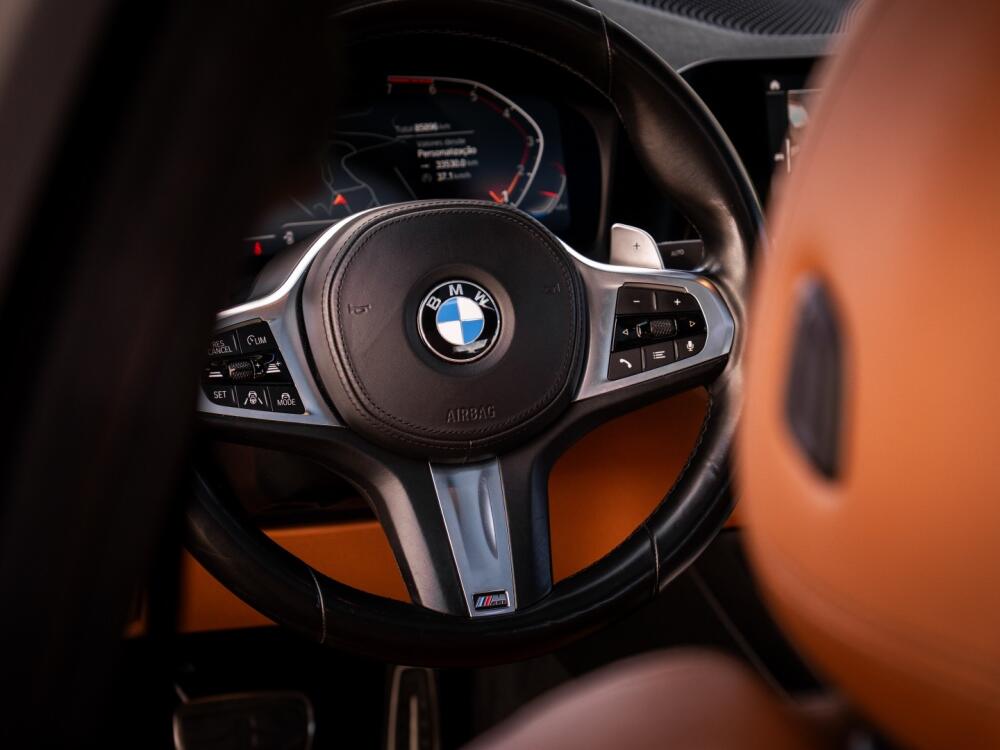 BMW 330i