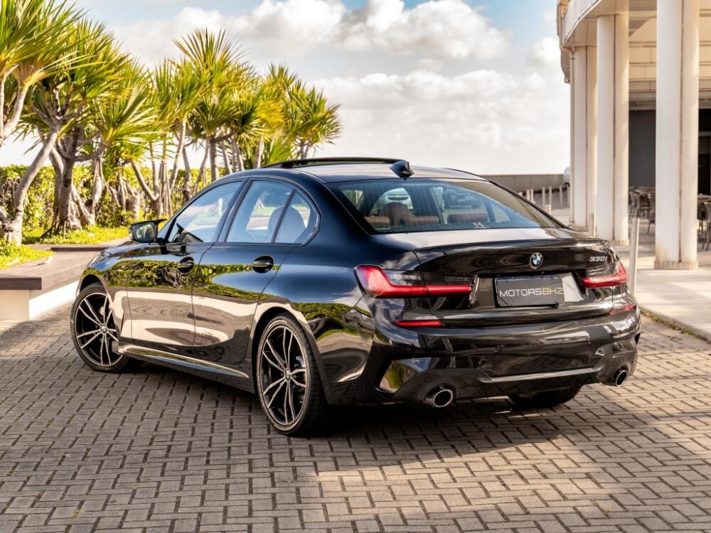 BMW 330i