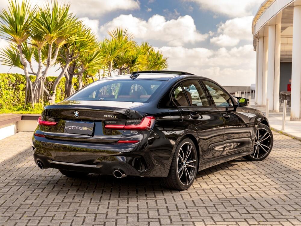 BMW 330i