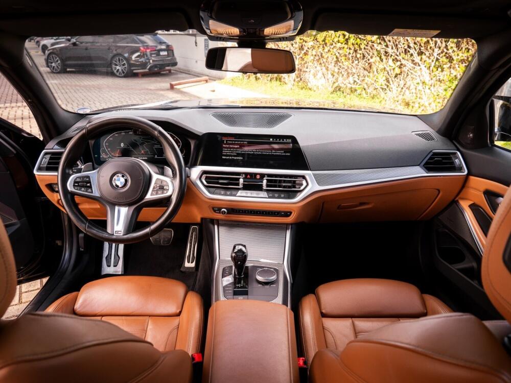 BMW 330i