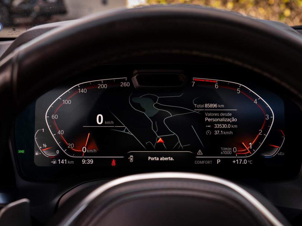 BMW 330i
