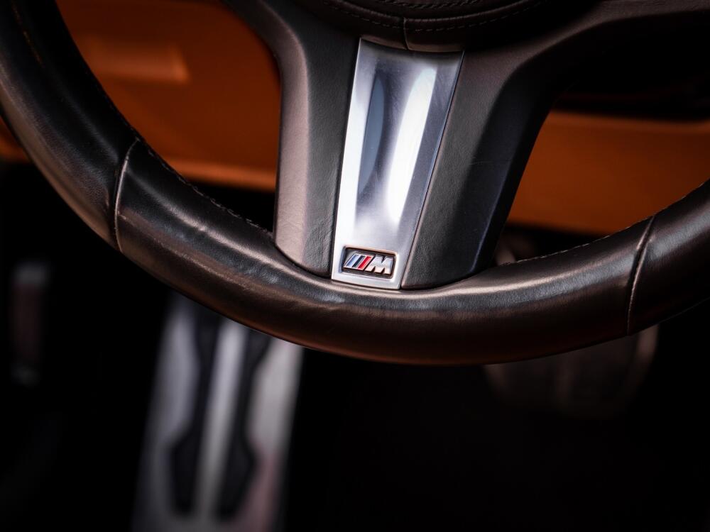 BMW 330i