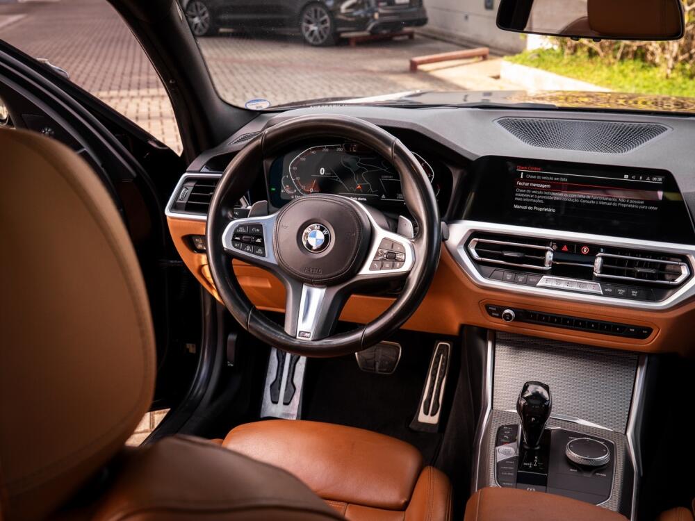 BMW 330i