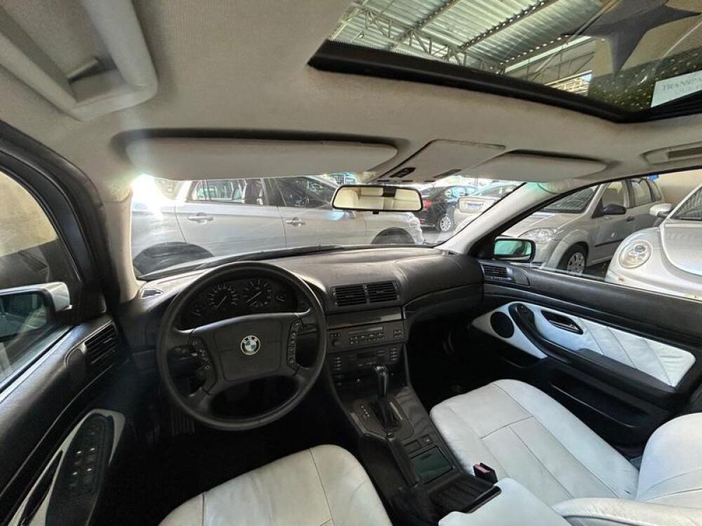 BMW 528i