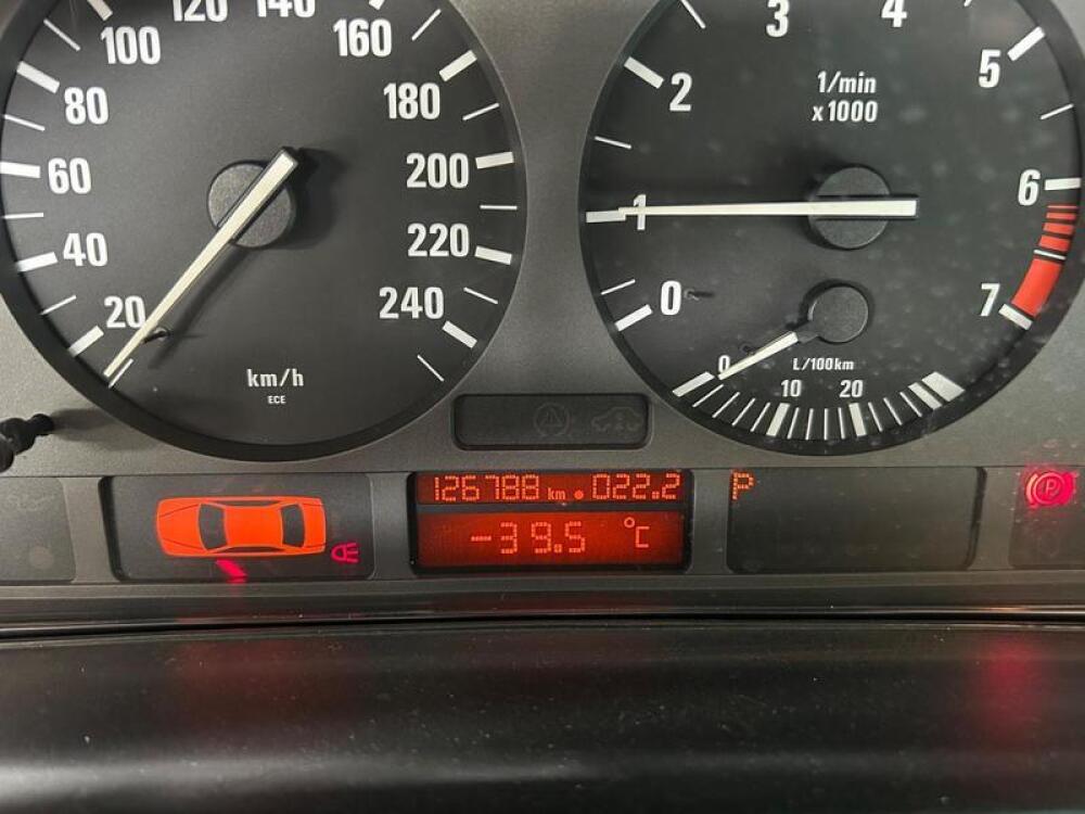 BMW 528i
